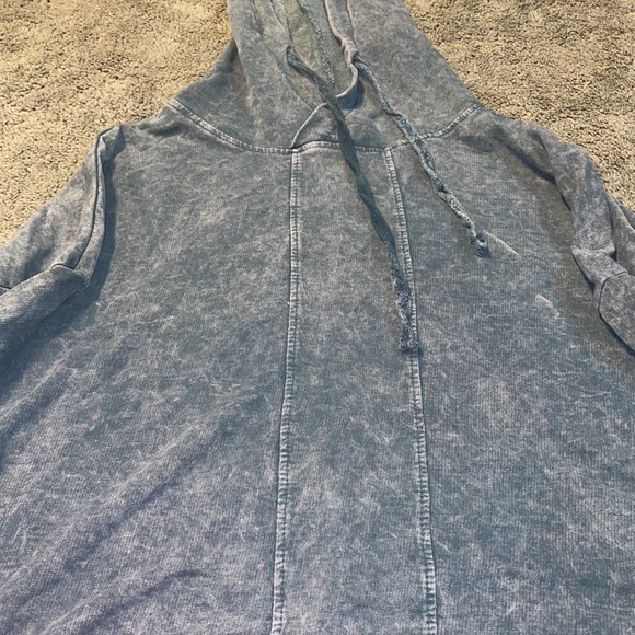 Blue long sleeve cropped hoodie - Picture 4 of 5